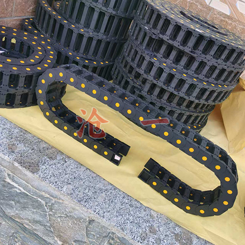 尼龍和塑料拖鏈